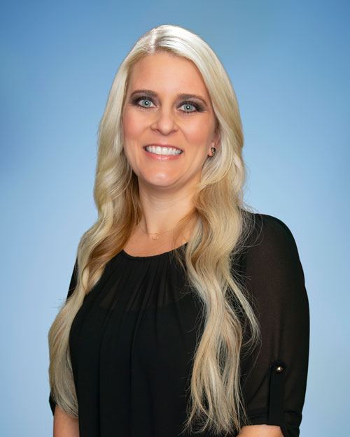 Betsy Roig has over 10 years of experience in Property Management and leads EMG's Commercial Property Management division.